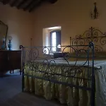 Borgo Storico Cisterna Farma *