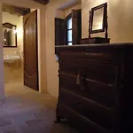 Borgo Storico Cisterna Bauernhof