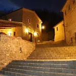 Borgo Storico Cisterna Farma *