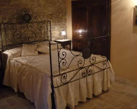 בית חווה Borgo Storico Cisterna