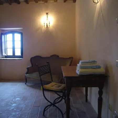 בית חווה Borgo Storico Cisterna