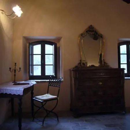 Borgo Storico Cisterna Farm stay Macerata Feltria