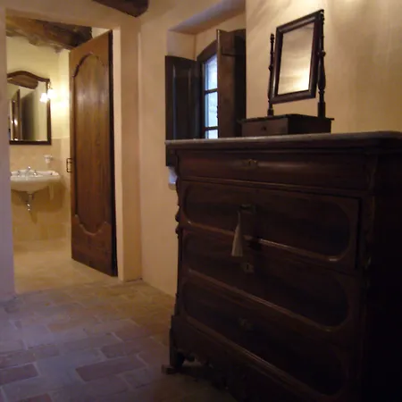 Borgo Storico Cisterna בית חווה