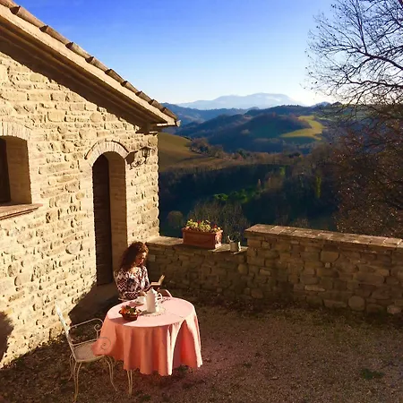 Borgo Storico Cisterna בית חווה