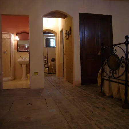 בית חווה Borgo Storico Cisterna