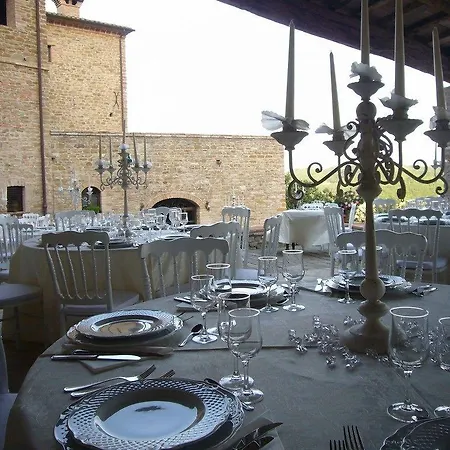 Borgo Storico Cisterna בית חווה