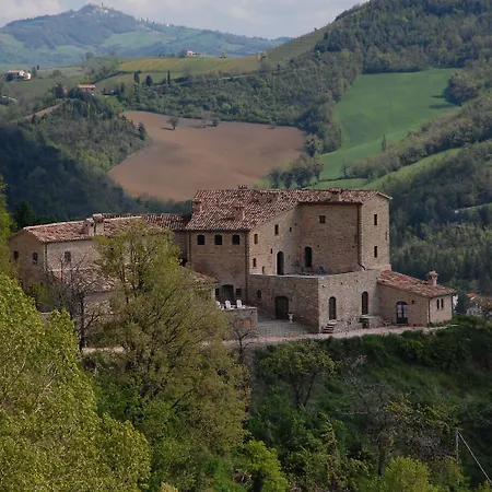 Borgo Storico Cisterna Feriegård *