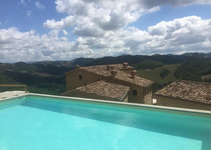 Κατάλυμα σε φάρμα Borgo Storico Cisterna Macerata Feltria
